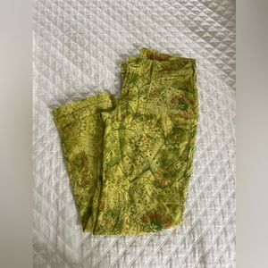 Pilcro Anthropology Green Floral Jean Size 28 Mid rise